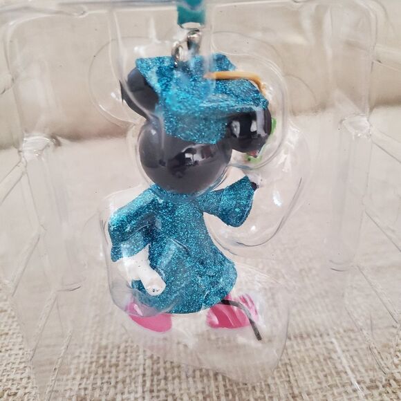 ✨DISNEY✨ NEW! - Mickey Selfie Graduation Ornament - Picture 8 of 12